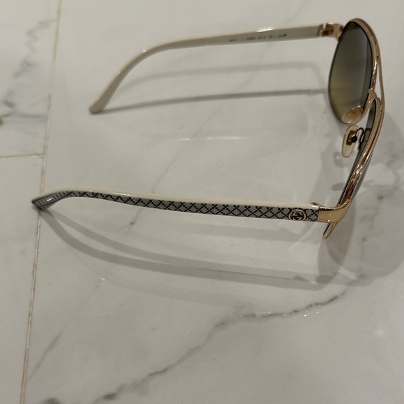 Gucci Aviator Sunglasses - Picture 5 of 5